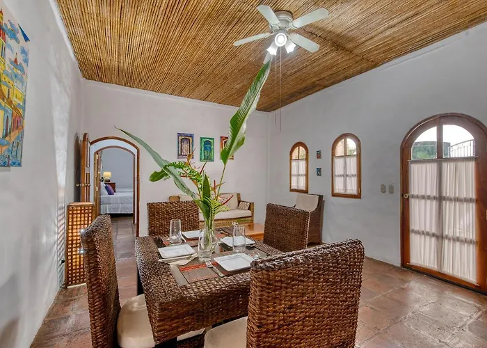 Family Hotel: Boutique Hotel Secret Garden Granada