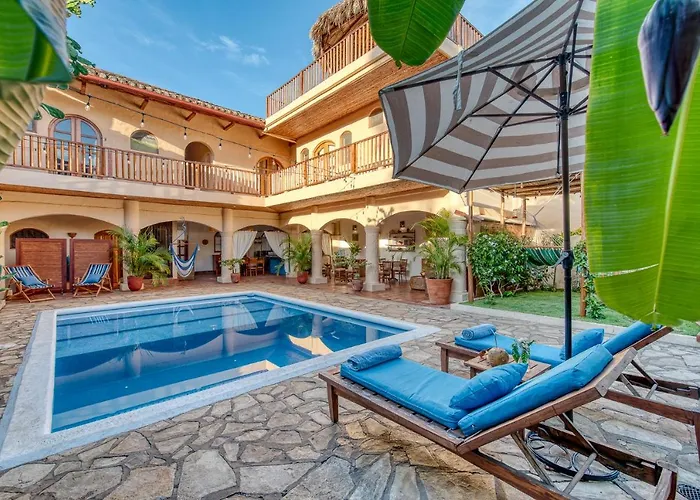 Family Hotel: Boutique Hotel Secret Garden Granada