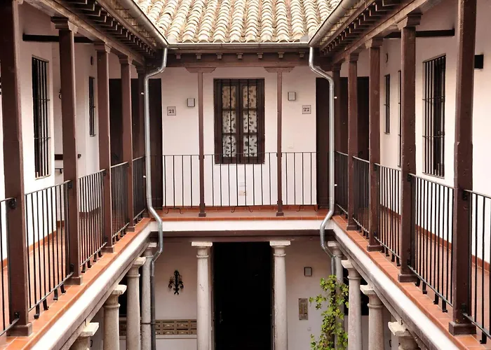 Hotel cerca del colegio: ADANAR-Las Columnas